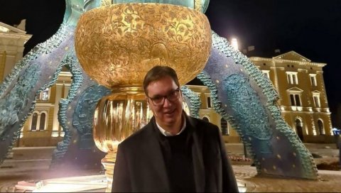ПОНОСАН САМ НА СРБИЈУ: Председник Вучић не крије одушевљење након обиласка споменика Стефану Немањи (ФОТО)