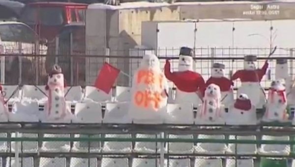 ПУНЕ ТРИБИНЕ ЛУДИХ НАВИЈАЧА: Армија Снешка Белића напунила трибине стадиона у Румунији (ВИДЕО)