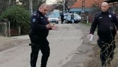 ДРАМАТИЧНО ПРЕД ЗГРАДОМ НИШКЕ ПОЛИЦИЈЕ: Ухапшен двојац, у близини џип порше алексиначких таблица
