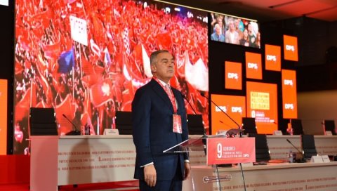 И ПОСЛЕ ПОРАЗА - МИЛО: Ђукановић на партијском конгресу изабран за председника ДПС-а