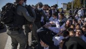 HAOS U JERUSALIMU: Ortodoksni Jevreji se sukobili sa policijom, upotrebljen i suzavac (FOTO/VIDEO)