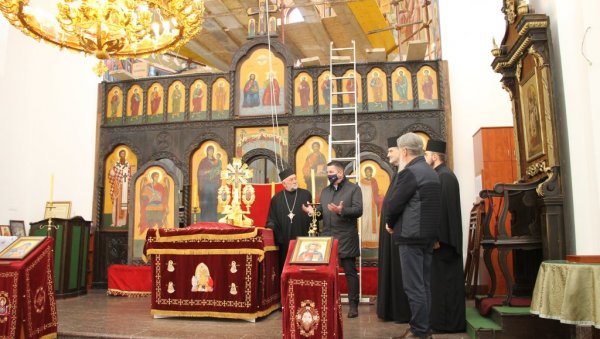 НЕОПХОДНА ПОМОЋ ПРИВРЕДНИКА: У Горњем Милановцу је у току осликавање храма чију је изградњу започео Милош Обреновић