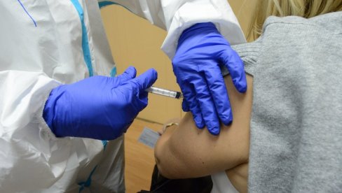 VAKCINISANO 7.000 KRALJEVČANA: Masovna imunizacija stanovništva protiv korone u gradu na Ibru