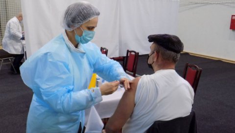 ПО ПРВУ ДОЗУ У ЗГРАДУ АТД-а: У Лесковцу отворен нови пункт за вакцинацију становништва