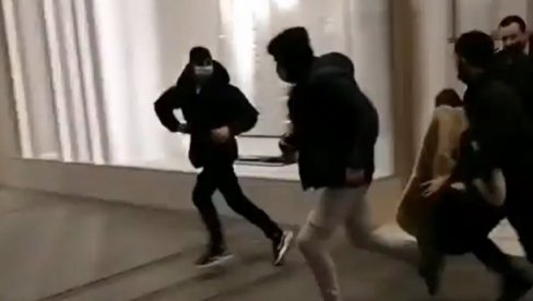 HAOS U CENTRU BEOGRADA! Opljačkan butik u Knez Mihailovoj, snimljen napad na obezbeđenje prodavnice (VIDEO)