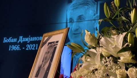 ОПРОШТАЈ УЗ ПЕСМУ „НЕМА ВИШЕ ДРУГА МОГ“: У Сивцу сахрањен председник СО Кула Бобан Дамјановић