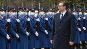 VUČIĆ SVEČANO DOČEKAN ISPRED DOMA GARDE: Predsednik prisustvuje sastanku o operativnim sposobnostima Vojske Srbije