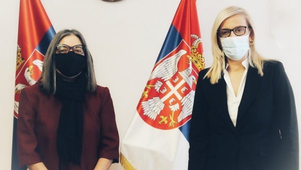ПРАВОСУДНА АКАДЕМИЈА – УЛАЗНИЦА У СУДСТВО: Амбасадорка Португала с министарком Мајом Поповић, најављена подршка Србији