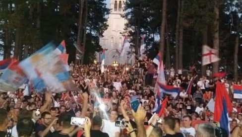 КОМИТЕ ЗА ГЛАС НУДЕ 500 ЕВРА: ДПС оптужује Србију и СПЦ за мешање у изборни процес у Никшићу, на терену прљава кампања
