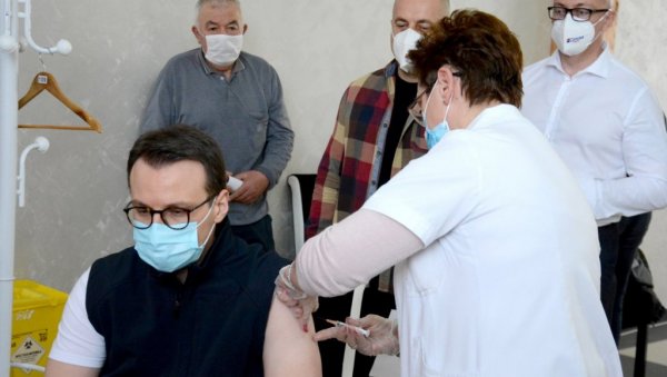 ИМУНИЗАЦИЈА СТАНОВНИШТВА ТЕЧЕ ОДЛИЧНО: У Моравичком округу вакцинисано 13.000 људи