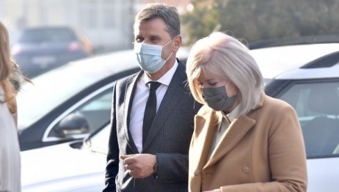 ДОКАЗИ НЕ ОДГОВАРАЈУ ЧИЊЕНИЦАМА: Афера Респиратори -  Премијер ФБиХ Новалић и остали негирали кривицу