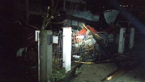 НЕВРЕМЕ У БАРУ: Пијавица оштетила куће, Мандарићи брз струје (ФОТО)