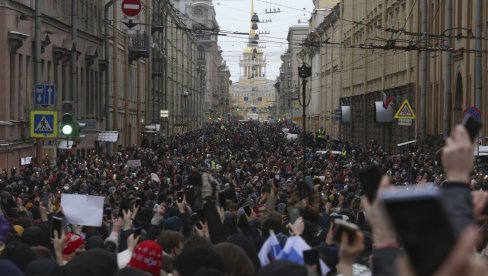 ПОЛИЦИЈА БЛОКИРАЛА ЦЕНТАР МОСКВЕ: Широм Русије нови протести подршке Алексеју Наваљном и опет хапшења демонстраната