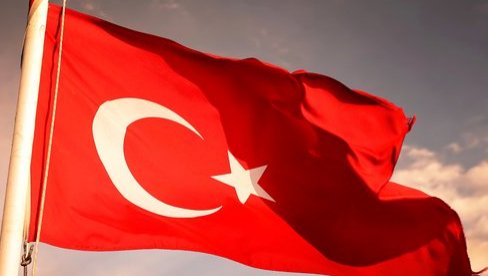 SKANDAL TRESE SARAJEVO: Misterija turske zastave na većnici - obeležavaju dan državnog udara protiv Erdogana