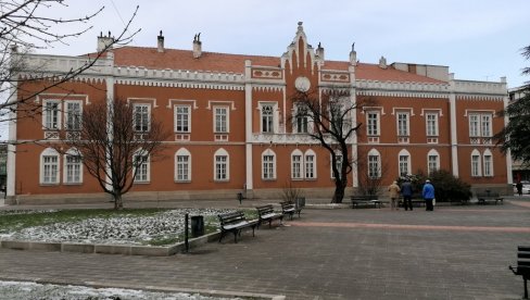 POMOĆ ZA 80 UČENIKA I STUDENATA: Grad Vršac raspisao konkurs za dodelu novca mladima