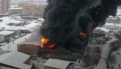СТРАШНА ТРАГЕДИЈА У РУСИЈИ: Ватрогасци улетели у запаљено складиште, зграда се срушила на њих (ВИДЕО)