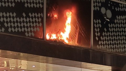 ГОРИ H&M У КНЕЗ МИХАИЛОВОЈ: Велики пожар у продавници гардеробе (ФОТО)