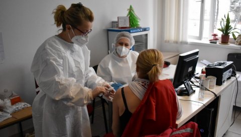 ВАКЦИНАЦИЈА И ТОКОМ ПРАЗНИКА: Општа болница у Ваљеву не прекида имунизацију против короне