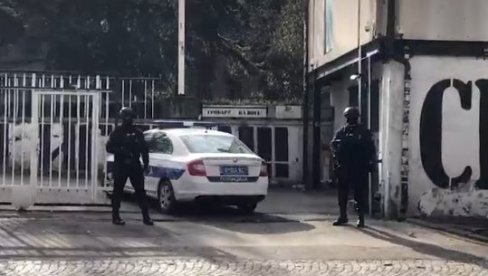 SA DRUGE STRANE STADIONA PARTIZANA: Evo šta se dešava na ulazu u Veljin bunker! Policija sve češlja (VIDEO)