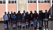 РАЧУНАРИ ЗА 60 УЧЕНИКА: Општина Грачаница доделила таблет уређаје