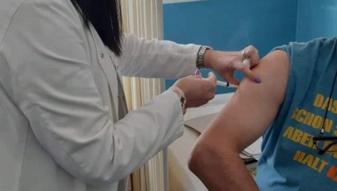 ИМУНИЗАЦИЈА У ВРАЊУ: Прву и другу дозу вакцине примило близу 13.000 грађана