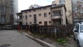 TUGA - OVO JE ZGRADA U KOJOJ JE PREMINULA BEBA: Telo dečaka starog tri nedelje pronađeno u stanu u centru Kragujevca