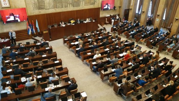 СВЕ СМО БЛИЖИ НОВОЈ КОВИД БОЛНИЦИ: Градски парламент Новог Сада дана гласа о одлуци о предаји парцела
