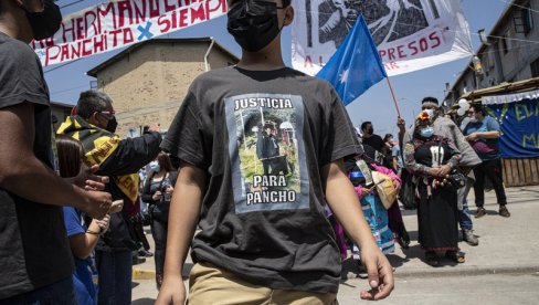 UPUCAO GA JE JER SE PROTIVIO RUTINSKOJ KONTROLI: Protesti u Čileu jer je policajac ubio uličnog zabavljača (FOTO+VIDEO)