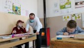 NATALIJA I MATEJA MOJI JEDINI ĐACI: Nebojša Petković radi u školi u Zubovcu i ima samo dva učenika