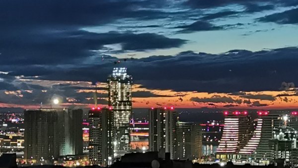 НАЈЛЕПША СЛИКА ДАНАС: Плавичасто небо изнад Београда, призори за дивљење (ФОТО)
