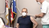 NA INSTITUTU TORLAK:  Ministar Lončar primio drugu dozu vakcine