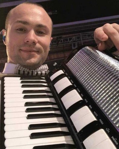 U SVETU USPEŠNIH: Aca Sofronijević kraj godine obeležio radionicana u oblasti muzičke produkcije i stvaralaštva (FOTO)