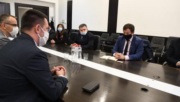 САРАДЊА - ПУТ КА УСПЕХУ: Састанак градоначелника Краљева са челницима универзитета у Крагујевцу