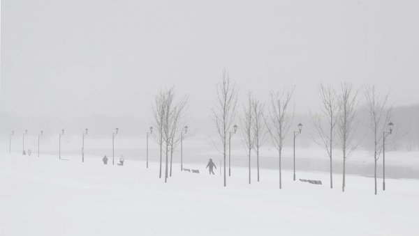 У ПОТПУНОСТИ ПАРАЛИСАН: Снег затрпао руски град - уведено ванредно стање (ФОТО/ВИДЕО)