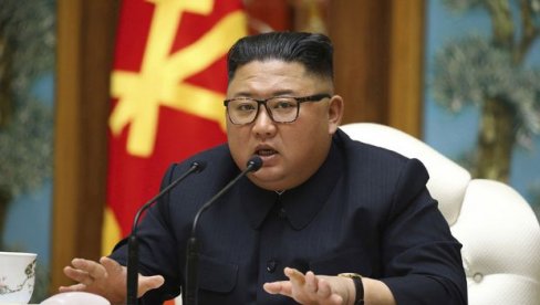 СПРЕМИТЕ СЕ ЗА ЛАНСИРАЊЕ НУКЛЕАРНИХ РАКЕТА: Ким Џонг Ун славио рођендан свог деде па издао језиво наређење (ВИДЕО)