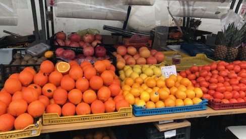 CITRUSI NAJPRODAVANIJI: Bogata ponuda voća i povrća na pijacama i Kvantašu