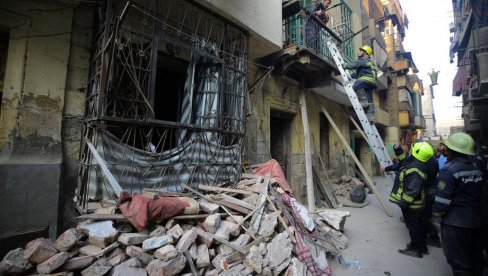 НЕСРЕЋА У КАИРУ: Срушила се стамбена зграда, погинуле најмање три особе (ФОТО)
