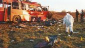 NA SPOMEN PLOČI U LUŽANU IZOSTALA IMENA SRBA: Navedena samo 31 albanska žrtava u autobusu Niš-ekspresa