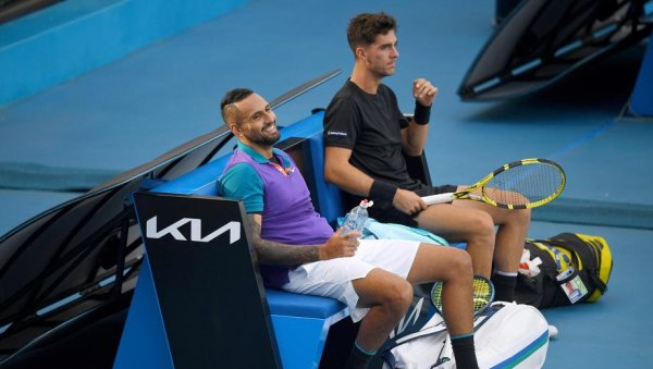 СКАНДАЛ НА РОЛАН ГАРОСУ:  Чувени тенисер претио да ће уринирати на терену