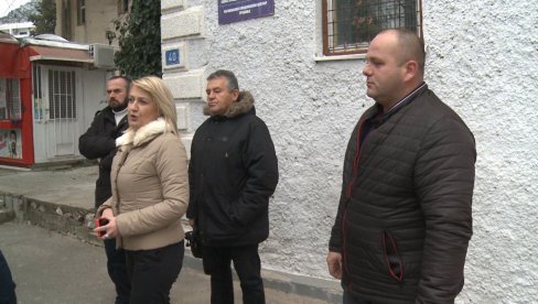 KOMUS NA KOLENIMA! Komunalna preduzeća u Hercegovini radnicima duguju više plata, zbog čega zaposleni sve češće štrajkuju