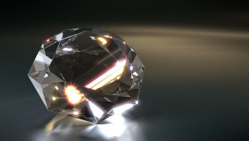 ENIGMA PRODAT ZA 4 MILIONA EVRA: Na aukciji u Londonu dostignuta neverovatna cena dijamanta!