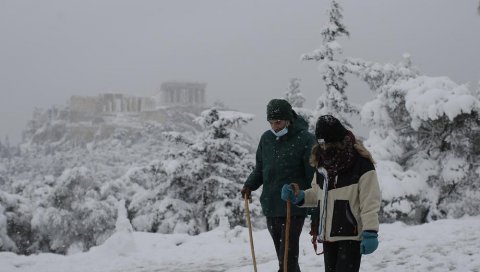 ПОД СНЕГОМ И АКРОПОЉ: Забелела се Грчка, ледени талас донео температуре које се спуштају испод нуле! (ФОТО)