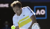 РУС БИ МОГАО ДА БУДЕ ВЕЛИКА ПРЕТЊА НОВАКУ: Медведев игра страшан тенис, Рубљов без шансе против Данила