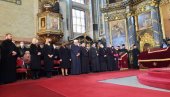 ЛИТУРГИЈА У САБОРНОЈ ЦРКВИ: Политичари, спортисти, глумци - бројне јавне личности присуствују устоличењу патријарха Порфирија (ФОТО)