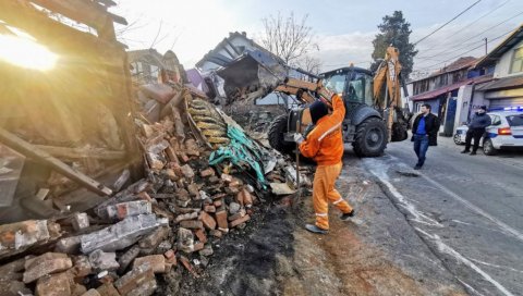 ИСПОВЕСТ СВЕДОКА: Сцена је била језива. Путници су истрчавали из аутобуса на који се обрушио зид куће