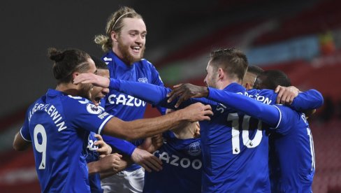 MEČ ODLUKE ZA KARAMELE: Votford - Everton