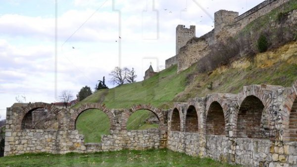 ПОМАЖУ ДА СЕ ПРОНАЂЕ СВЕТИЊА ДЕСПОТА СТЕФАНА: Град Београд финансираће археолошка истраживања на тврђави у откривању блага прошлости