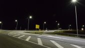 КАМИЏОРА ВИШЕ НИЈЕ ЦРНА РУПА: Коначно осветљен саобраћајни улаз у Краљево из правца Крагујевца (ФОТО)