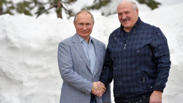 ПЕСКОВ - ОНИ НАЈБОЉЕ РАЗУМЕЈУ СУШТИНУ: Путин и Лукашенко настављају одличну сарадњу
