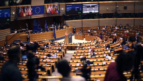 ТРАЖЕ ДА СЕ ОБУСТАВИ ИЗГРАДЊА СЕВЕРНОГ ТОКА 2: Европски парламент хоће и да избаци Русију из “Свифта”
